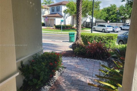 Casa en venta en Cutler Bay, Florida, 5 dormitorios, 271.65 m2 № 1855313 - foto 3