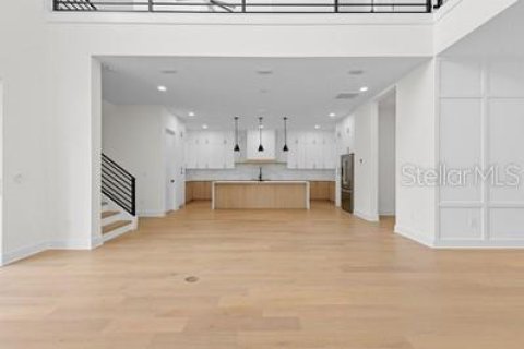 Casa en venta en Tampa, Florida, 5 dormitorios, 351.26 m2 № 1873873 - foto 12