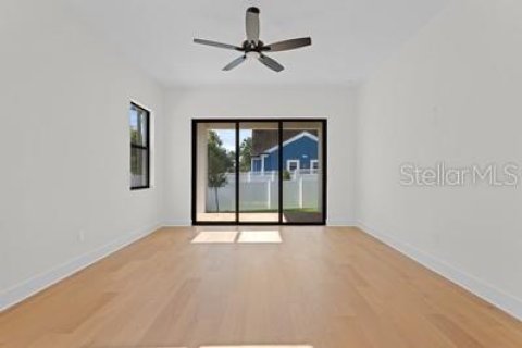 Casa en venta en Tampa, Florida, 5 dormitorios, 351.26 m2 № 1873873 - foto 30