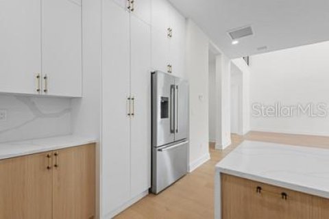 Casa en venta en Tampa, Florida, 5 dormitorios, 351.26 m2 № 1873873 - foto 21