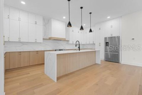 Casa en venta en Tampa, Florida, 5 dormitorios, 351.26 m2 № 1873873 - foto 24
