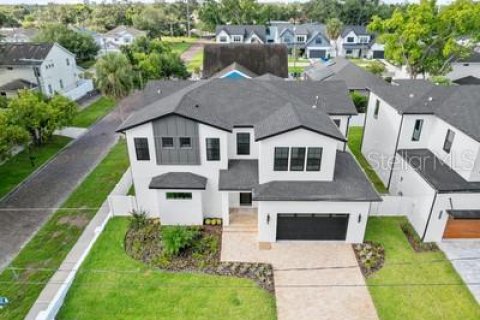 Casa en venta en Tampa, Florida, 5 dormitorios, 351.26 m2 № 1873873 - foto 2