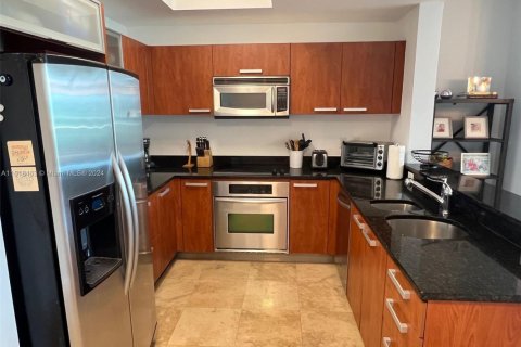 Condo in Aventura, Florida, 2 bedrooms  № 2184552 - photo 9