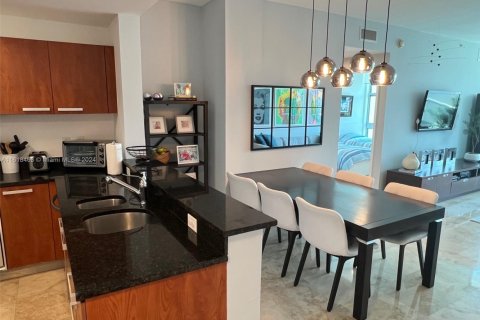 Condo in Aventura, Florida, 2 bedrooms  № 2184552 - photo 10