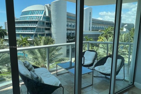 Condo in Aventura, Florida, 2 bedrooms  № 2184552 - photo 19
