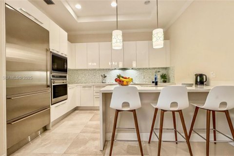 Снять в аренду таунхаус в Дорал, Флорида 5 спален, 194.72м2, № 1992672 - фото 3