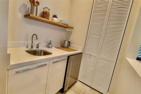 Снять в аренду таунхаус в Дорал, Флорида 5 спален, 194.72м2, № 1992672 - фото 12