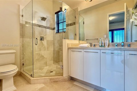 Снять в аренду таунхаус в Дорал, Флорида 5 спален, 194.72м2, № 1992672 - фото 14