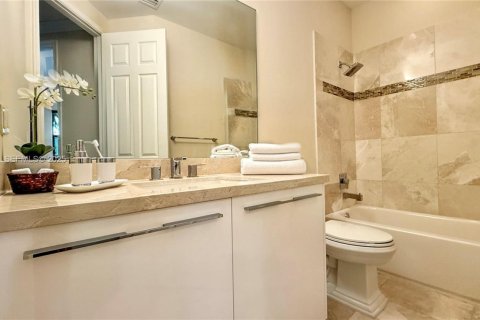 Снять в аренду таунхаус в Дорал, Флорида 5 спален, 194.72м2, № 1992672 - фото 11