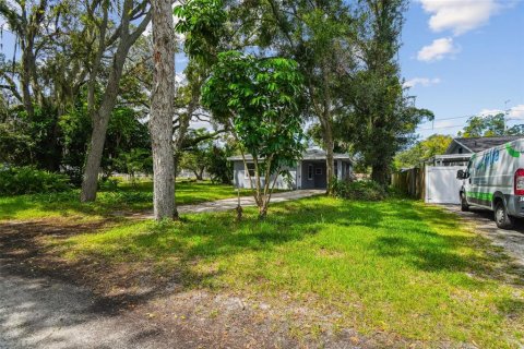 House in Tampa, Florida 3 bedrooms, 114.64 sq.m. № 2123602 - photo 2