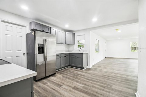 House in Tampa, Florida 3 bedrooms, 114.64 sq.m. № 2123602 - photo 25
