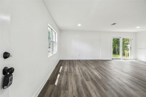 House in Tampa, Florida 3 bedrooms, 114.64 sq.m. № 2123602 - photo 13