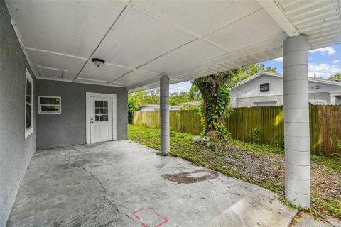 House in Tampa, Florida 3 bedrooms, 114.64 sq.m. № 2123602 - photo 11