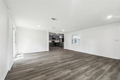 House in Tampa, Florida 3 bedrooms, 114.64 sq.m. № 2123602 - photo 15