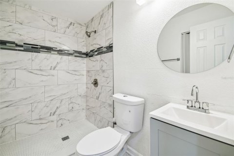 House in Tampa, Florida 3 bedrooms, 114.64 sq.m. № 2123602 - photo 26