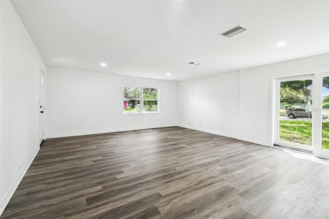 House in Tampa, Florida 3 bedrooms, 114.64 sq.m. № 2123602 - photo 18