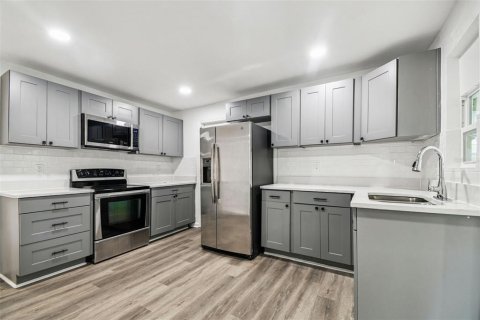 House in Tampa, Florida 3 bedrooms, 114.64 sq.m. № 2123602 - photo 20