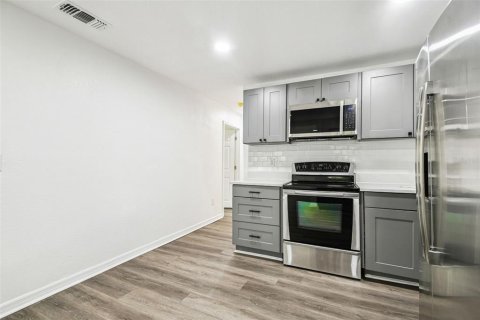 House in Tampa, Florida 3 bedrooms, 114.64 sq.m. № 2123602 - photo 22