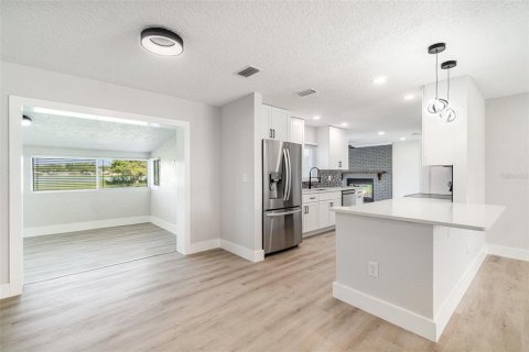 Купить виллу или дом в Делтона, Флорида 10 комнат, 168.25м2, № 1899686 - фото 2