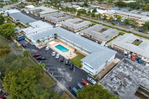 Condo in Hollywood, Florida, 1 bedroom  № 1811636 - photo 24