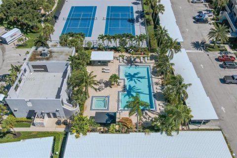 Condo in Pompano Beach, Florida, 2 bedrooms  № 1890213 - photo 23