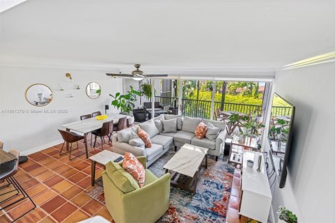 Condo in Pompano Beach, Florida, 2 bedrooms  № 1890213 - photo 2
