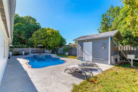 Villa ou maison à vendre à Miami, Floride: 4 chambres, 171.22 m2 № 1996887 - photo 24