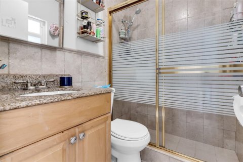 Villa ou maison à vendre à Miami, Floride: 4 chambres, 171.22 m2 № 1996887 - photo 19