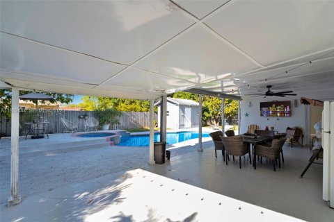 Villa ou maison à vendre à Miami, Floride: 4 chambres, 171.22 m2 № 1996887 - photo 26