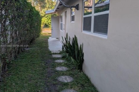 Propiedad comercial en venta en Fort Lauderdale, Florida, 127.09 m2 № 2054945 - foto 2