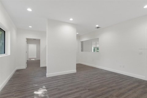 Immobilier commercial à vendre à Inverness, Floride: 297.29 m2 № 1531387 - photo 16
