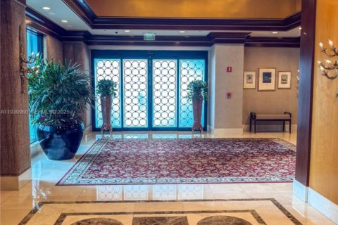 Condo in Bal Harbour, Florida, 3 bedrooms № 1989734 - photo 8