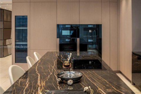 Condo in Bal Harbour, Florida, 3 bedrooms № 1989734 - photo 21