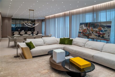 Condo in Bal Harbour, Florida, 3 bedrooms № 1989734 - photo 24