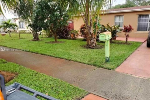 Casa en Hollywood, Florida 4 dormitorios № 2372069