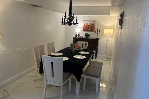 Casa en venta en Hollywood, Florida, 4 dormitorios № 2372069 - foto 6