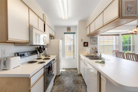 Купить кондоминиум в Киссимми, Флорида 6 комнат, 113.34м2, № 1736754 - фото 10