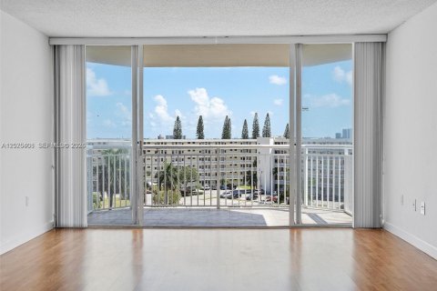 Купить кондоминиум в Авентура, Флорида 1 спальня, 93.37м2, № 2087981 - фото 27