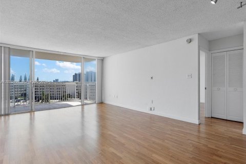 Купить кондоминиум в Авентура, Флорида 1 спальня, 93.37м2, № 2087981 - фото 15