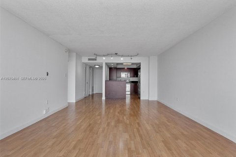 Купить кондоминиум в Авентура, Флорида 1 спальня, 93.37м2, № 2087981 - фото 23