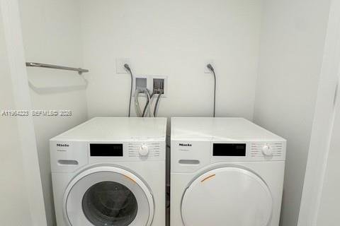 Condo in Bal Harbour, Florida, 3 bedrooms  № 2026660 - photo 9