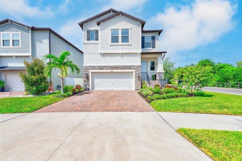 Casa en Tampa, Florida 4 dormitorios, 237.46 m2 № 2098629