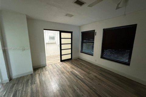 House in Deerfield Beach, Florida 4 bedrooms, 138.7 sq.m. № 2401346 - photo 24