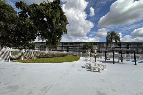 Купить кондоминиум в Холливуд, Флорида 1 спальня, 72м2, № 2015759 - фото 26