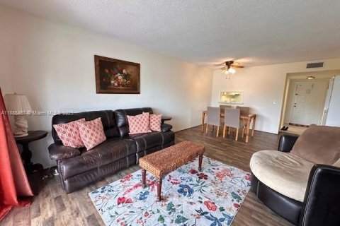 Купить кондоминиум в Холливуд, Флорида 1 спальня, 72м2, № 2015759 - фото 22