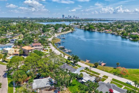 Casa en alquiler en Saint Petersburg, Florida, 2 dormitorios, 113.81 m2 № 1776660 - foto 20