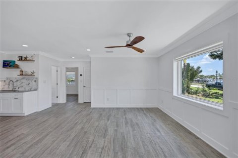 Casa en alquiler en Saint Petersburg, Florida, 2 dormitorios, 113.81 m2 № 1776660 - foto 4
