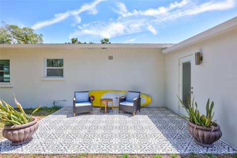 Casa en alquiler en Saint Petersburg, Florida, 2 dormitorios, 113.81 m2 № 1776660 - foto 16