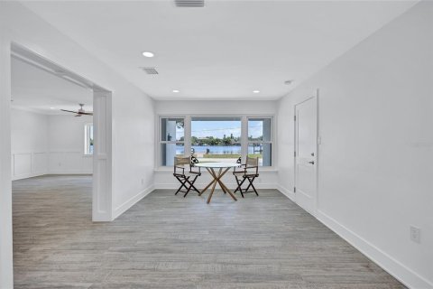 Casa en alquiler en Saint Petersburg, Florida, 2 dormitorios, 113.81 m2 № 1776660 - foto 11