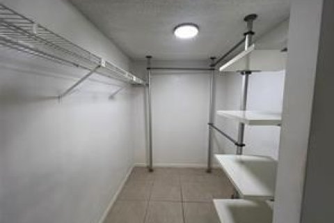 Снять в аренду кондоминиум в Норт-Лодердейл, Флорида 3 комнаты, 125.42м2, № 2266041 - фото 21